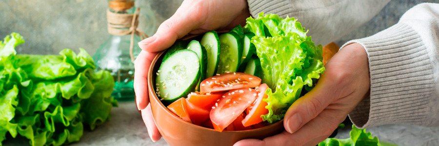 Lleva una dieta sana y equilibrada para prevenir las arrugas en el rostro